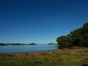 Гостиница Oamaru Bay Tourist Park  Коромандел